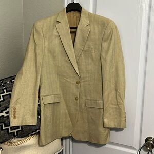 Ralph Lauren Men’s Blazer Sz 44 wool / silk blend. Very nice tan.